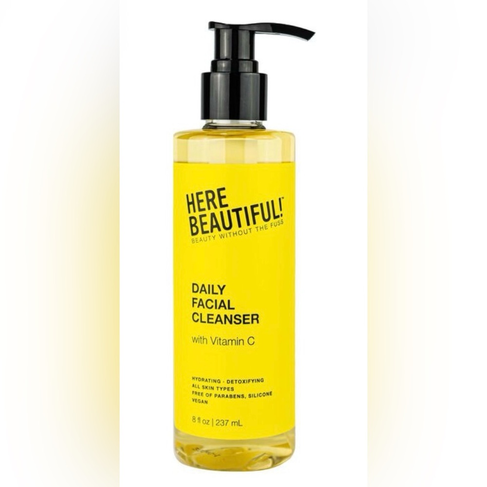 NEW! Here Beautiful! Women's Daily Facial Cleanser with Vitamin C - Size 8.0 Oz.